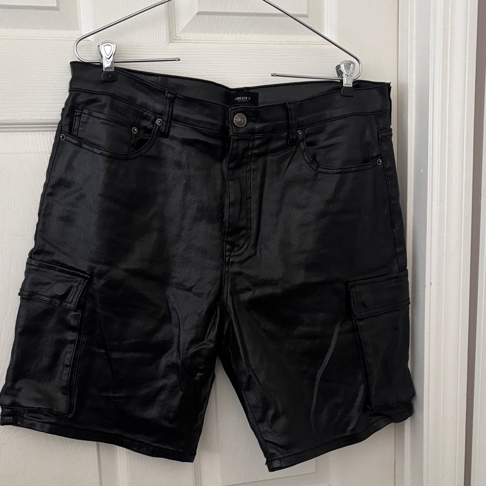 Forever 21 Men's Black Cargo Shorts